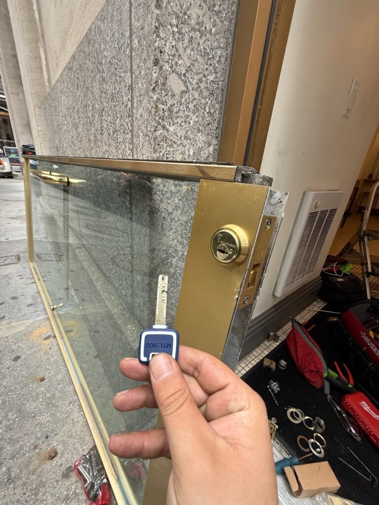 Golden Key Locksmith NYC technician on service in Crown Heights, Brooklyn NYC