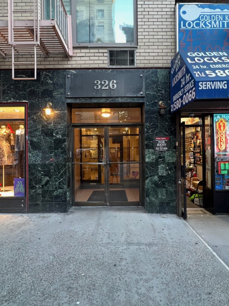 Golden Key Locksmith NYC technician on service in Lenox Hill, Manhattan NYC